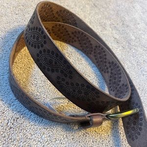 BARELY USED. Lucky Brand Brown Leather Belt- Medium